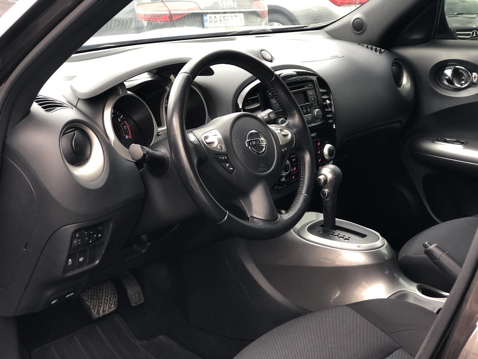 Nissan Juke inside 2013