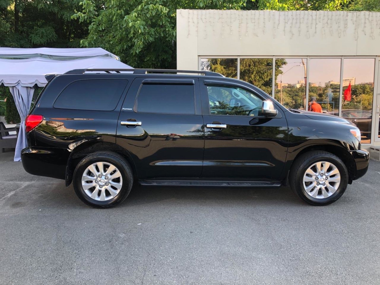 Toyota Sequoia 2010